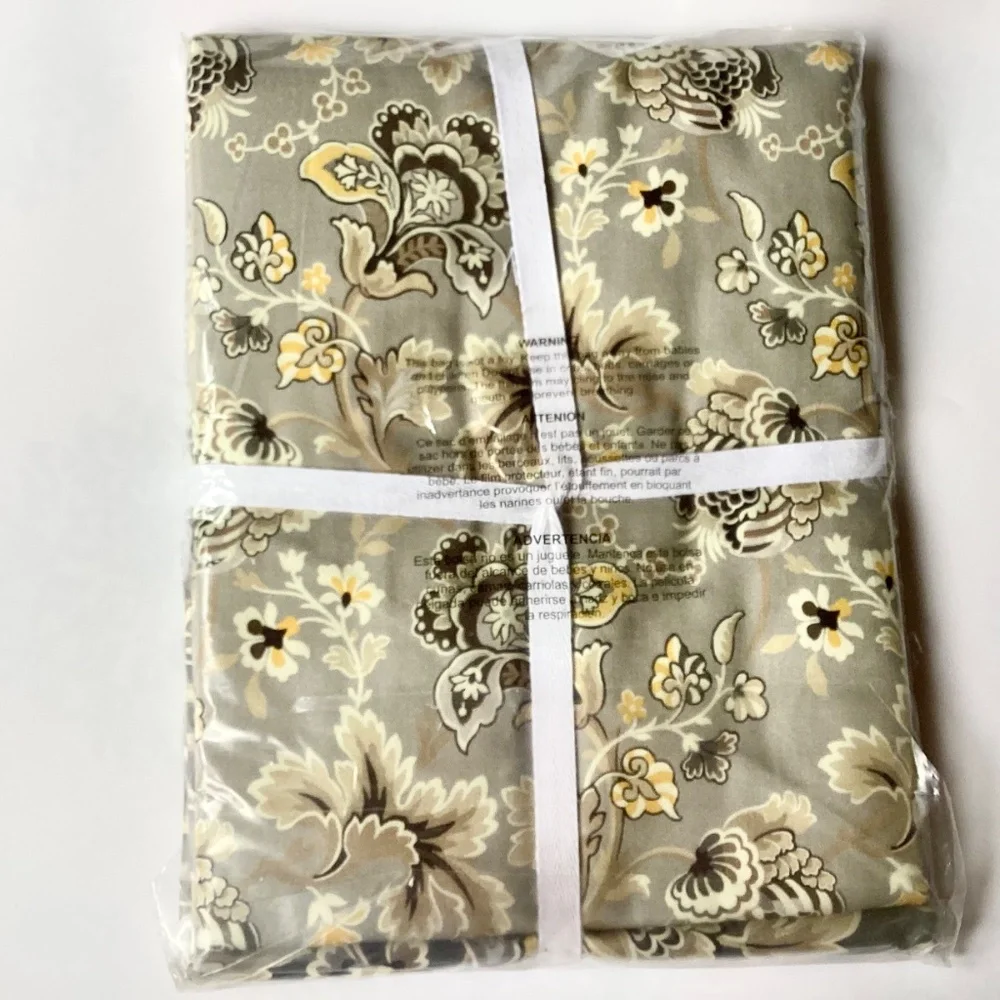 Williams Sonoma Florissant Tablecloth 70